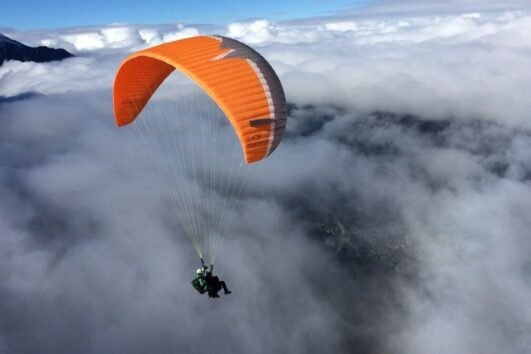 paragliding in kasol